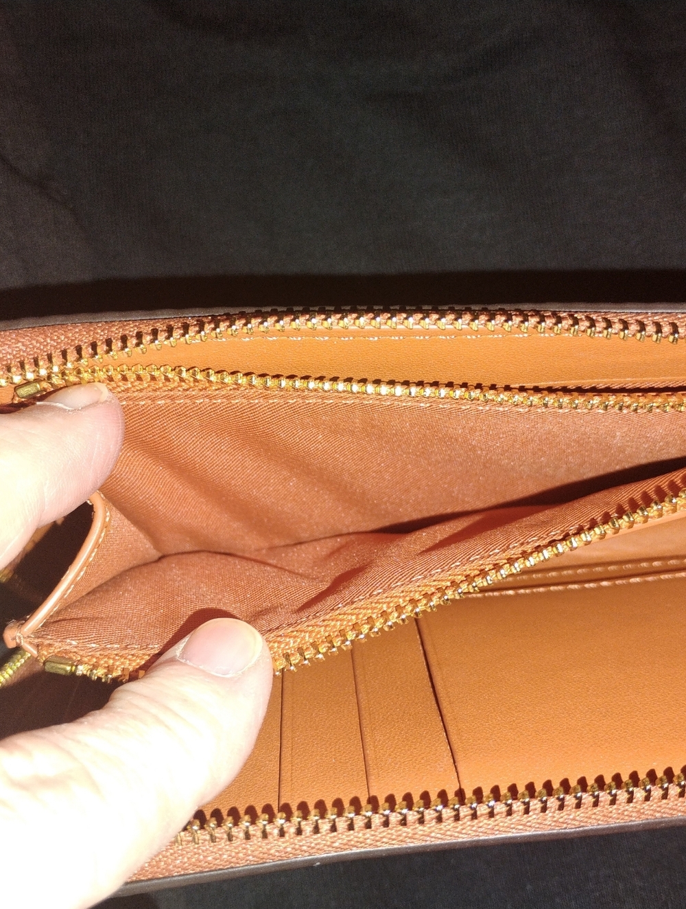 Coach Pebbled Leather Medium Zip Wallet — Tan Brown with Gold Logo - Picture 6 of 8